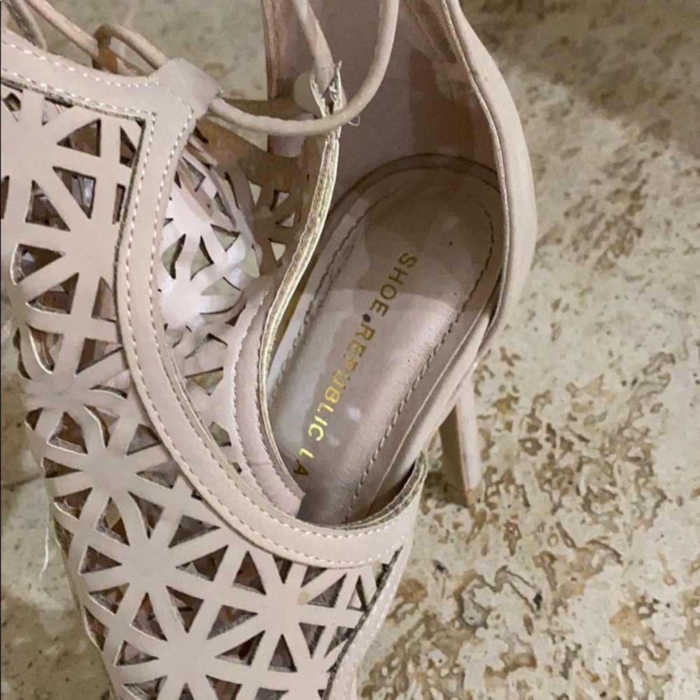 Shoes - Picture 4 of 4